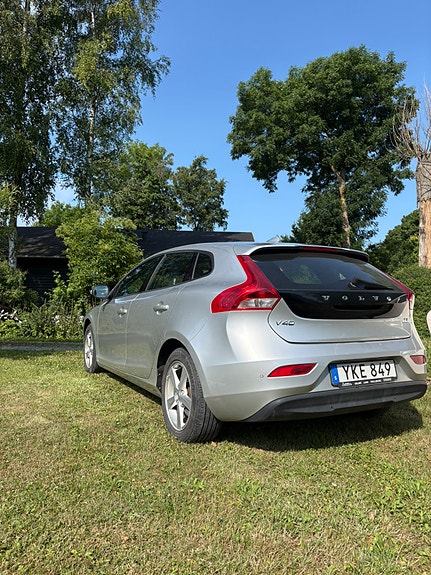 Volvo V40 4 of 5