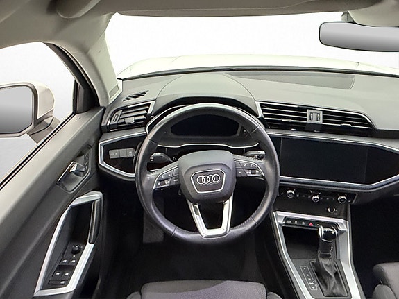 Audi Q3 13 of 30