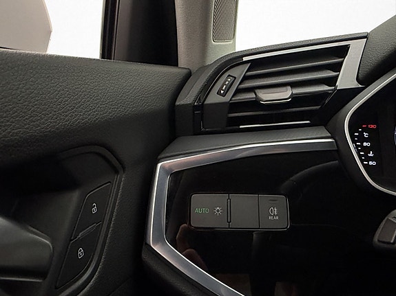 Audi Q3 21 of 30