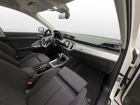 Audi Q3 14 of 30