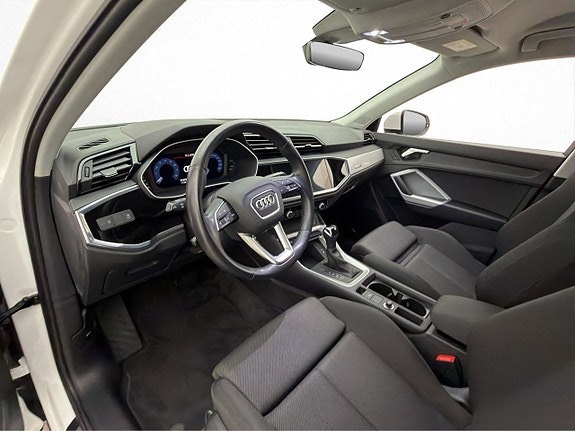 Audi Q3 10 of 30