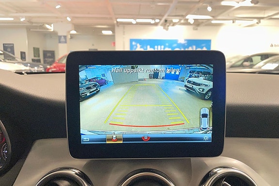 Mercedes-Benz GLA180 d 14 of 23