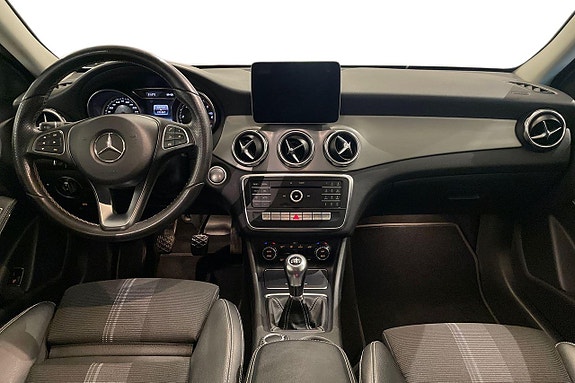 Mercedes-Benz GLA180 d 10 of 23