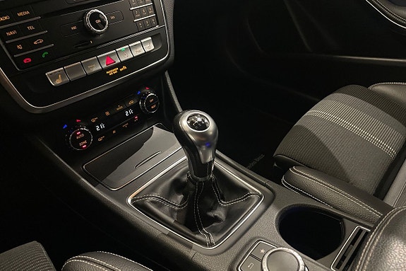 Mercedes-Benz GLA180 d 17 of 23