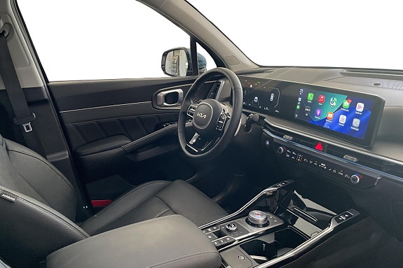 Kia Sorento 16 of 25