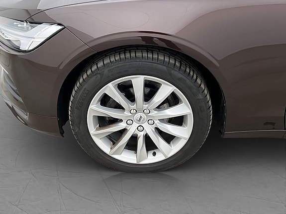 Volvo S90 30 of 30