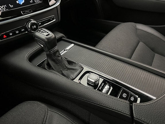 Volvo S90 21 of 30