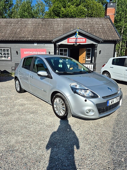 Renault Clio 2 of 7