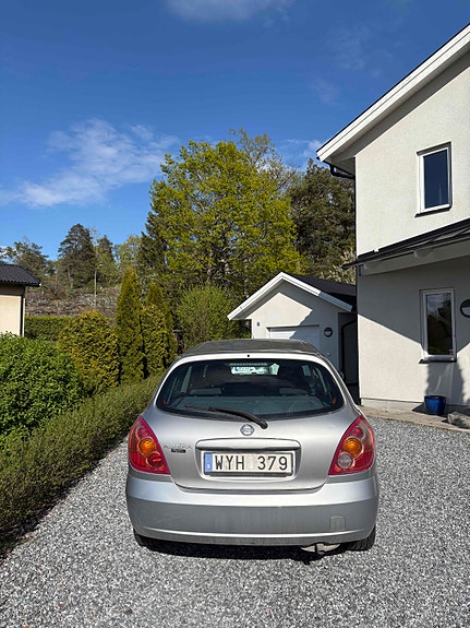 Nissan Almera 4 of 5