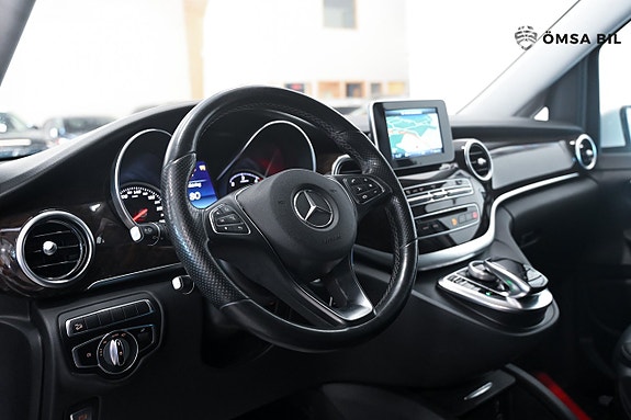 Mercedes-Benz V250 13 of 22