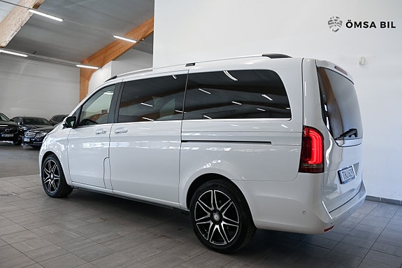 Mercedes-Benz V250 5 of 5