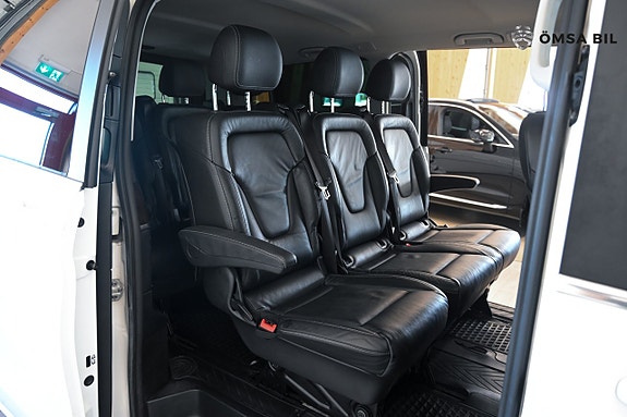 Mercedes-Benz V250 10 of 22