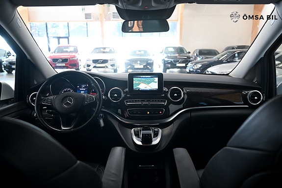 Mercedes-Benz V250 14 of 22