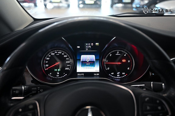 Mercedes-Benz V250 18 of 22