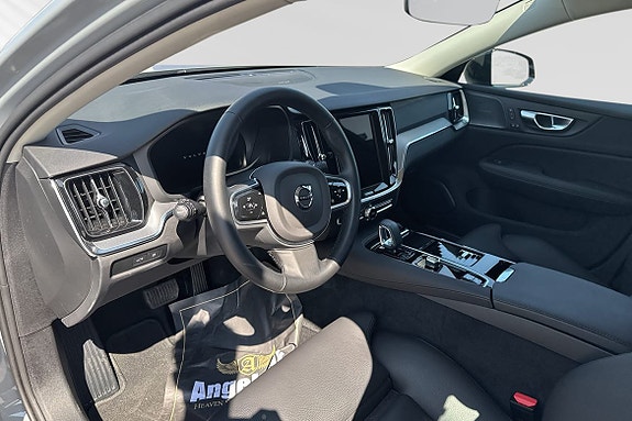 Volvo V60 7 of 16