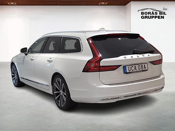 Volvo V90 2 of 17