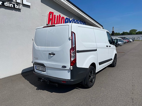 Ford Transit Custom 8 of 16