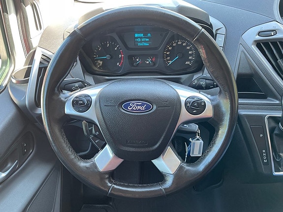 Ford Transit Custom 14 of 16