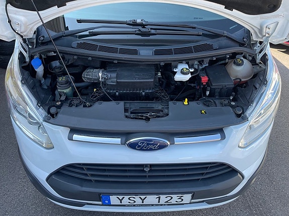 Ford Transit Custom 11 of 16