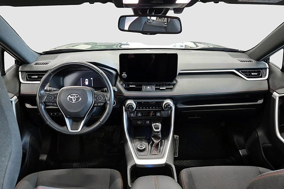 Toyota RAV4 Plug-in Hybrid 3 of 5