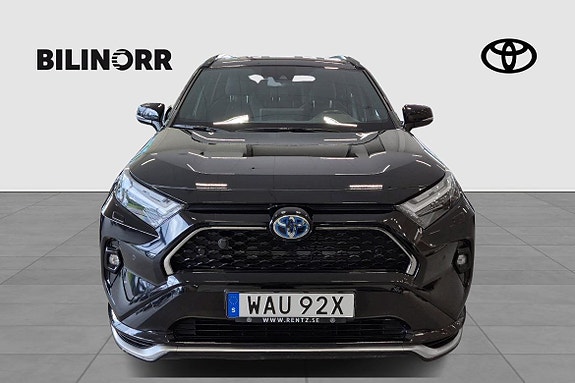 Toyota RAV4 Plug-in Hybrid 4 of 5
