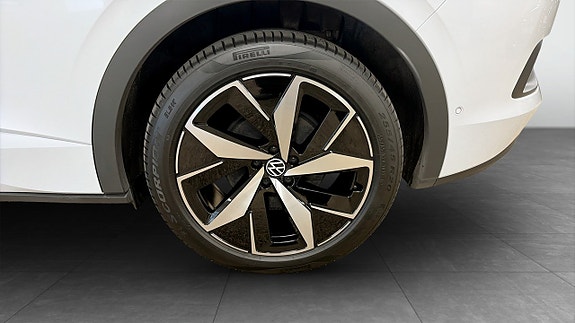 Volkswagen ID.4 GTX 8 of 18