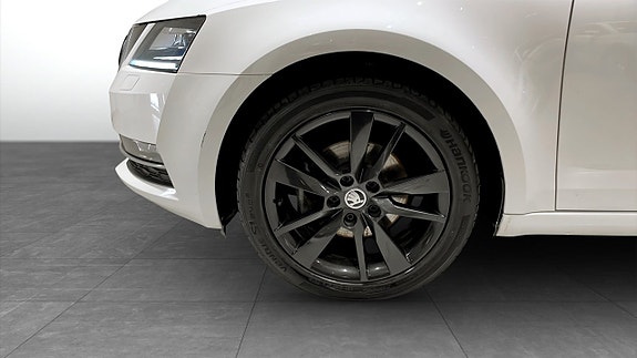 Skoda Octavia 6 of 14