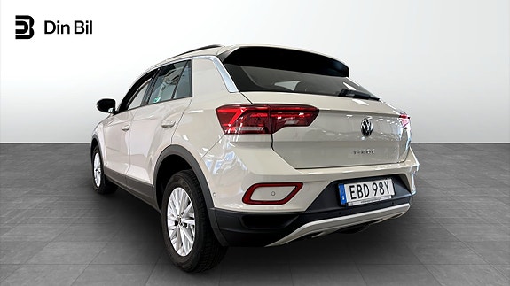 Volkswagen T-Roc 3 of 5