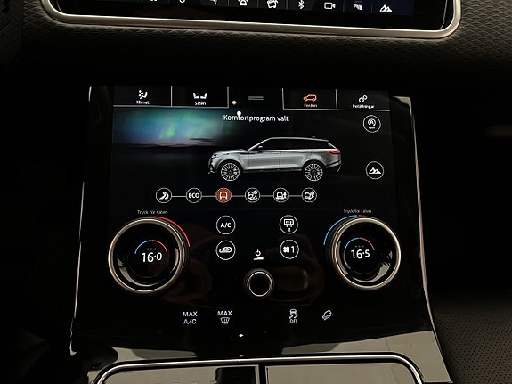 Land Rover Range Rover Velar 26 of 30