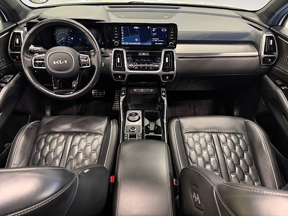 Kia Sorento 10 of 26