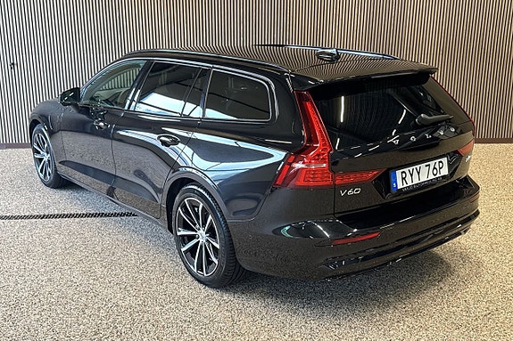 Volvo V60 3 of 12