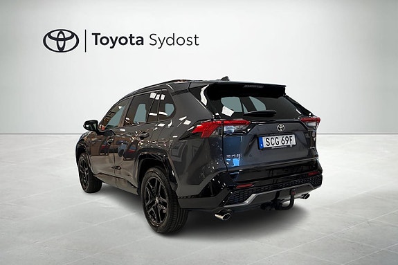 Toyota RAV4 2 of 5