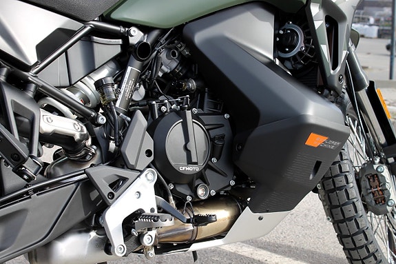 CFMOTO 1000MT-X | TACTICAL GREEN | ADVENTURE 17 of 18