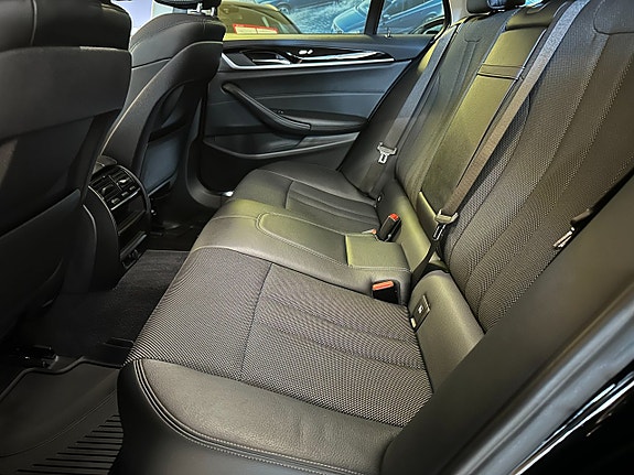 BMW 520d 3 of 20
