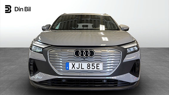 Audi Q4 e-tron 4 of 5