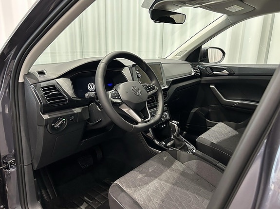 Volkswagen T-Cross 8 of 14