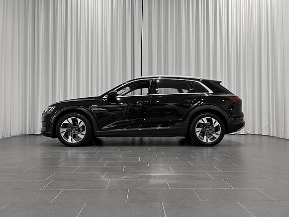 Audi e-tron 2 of 16