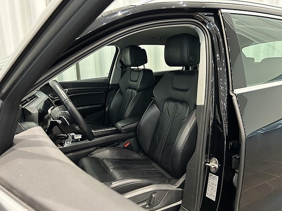 Audi e-tron 6 of 16