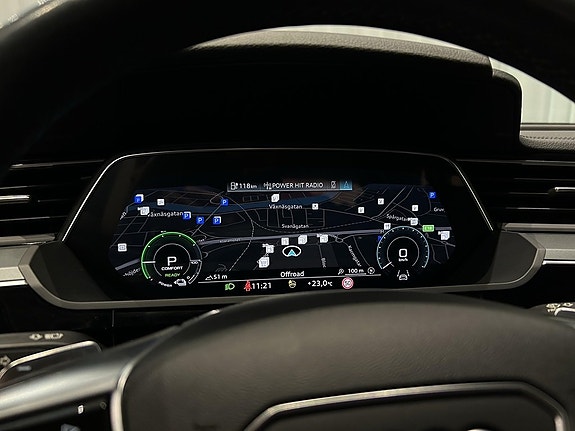 Audi e-tron 12 of 16