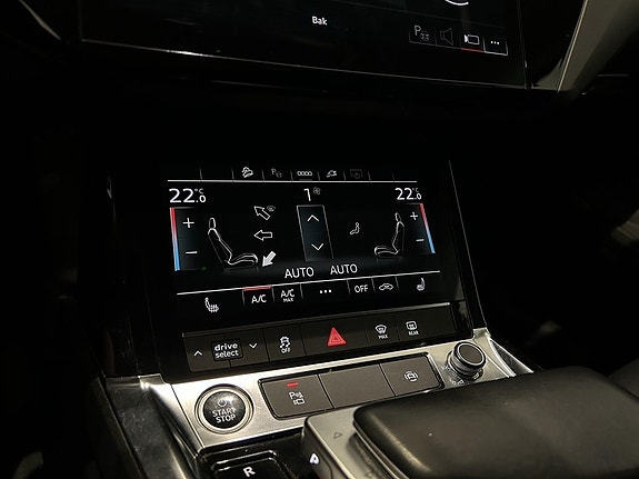 Audi e-tron 14 of 16