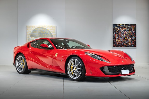 Ferrari 812 Superfast 3 of 5