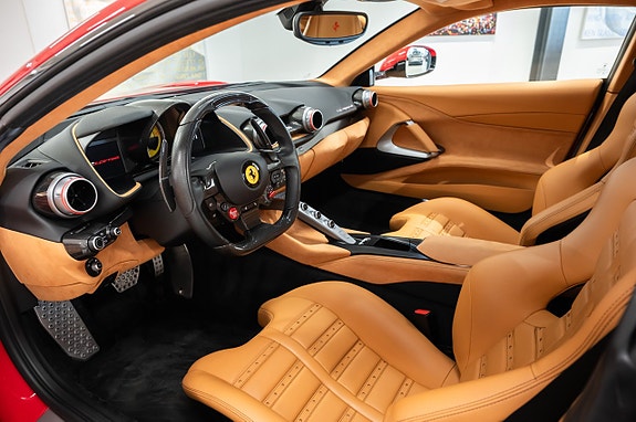 Ferrari 812 Superfast 11 of 20