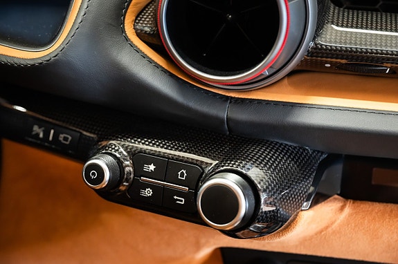 Ferrari 812 Superfast 17 of 20