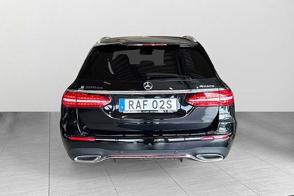 Mercedes-Benz E300 6 of 22