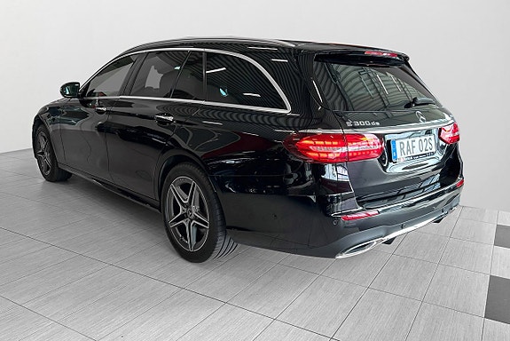 Mercedes-Benz E300 3 of 22