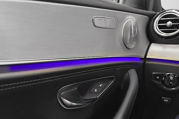 Mercedes-Benz E300 19 of 22