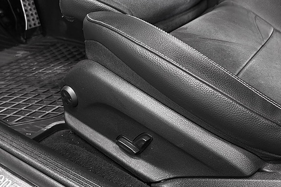 Mercedes-Benz E300 16 of 22