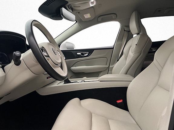 Volvo V60 13 of 30