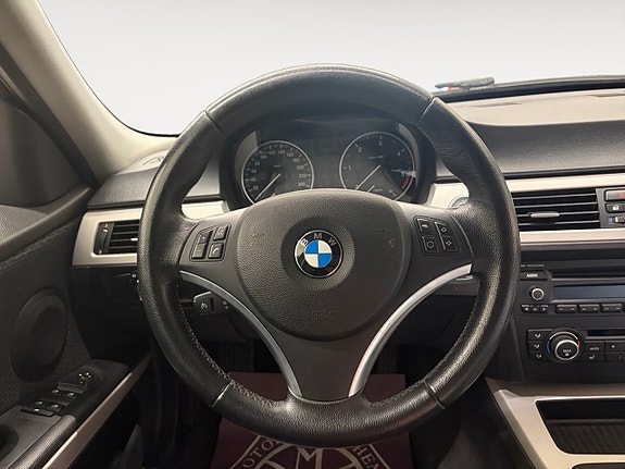 BMW 320d 13 of 17