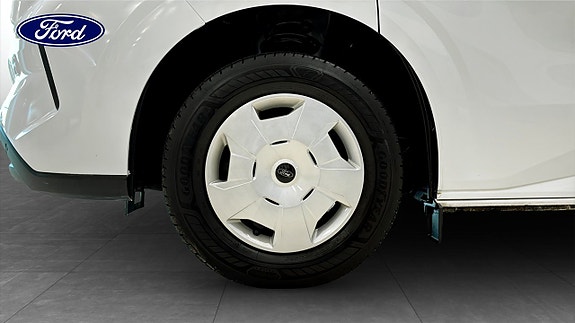 Ford Transit Custom 9 of 11